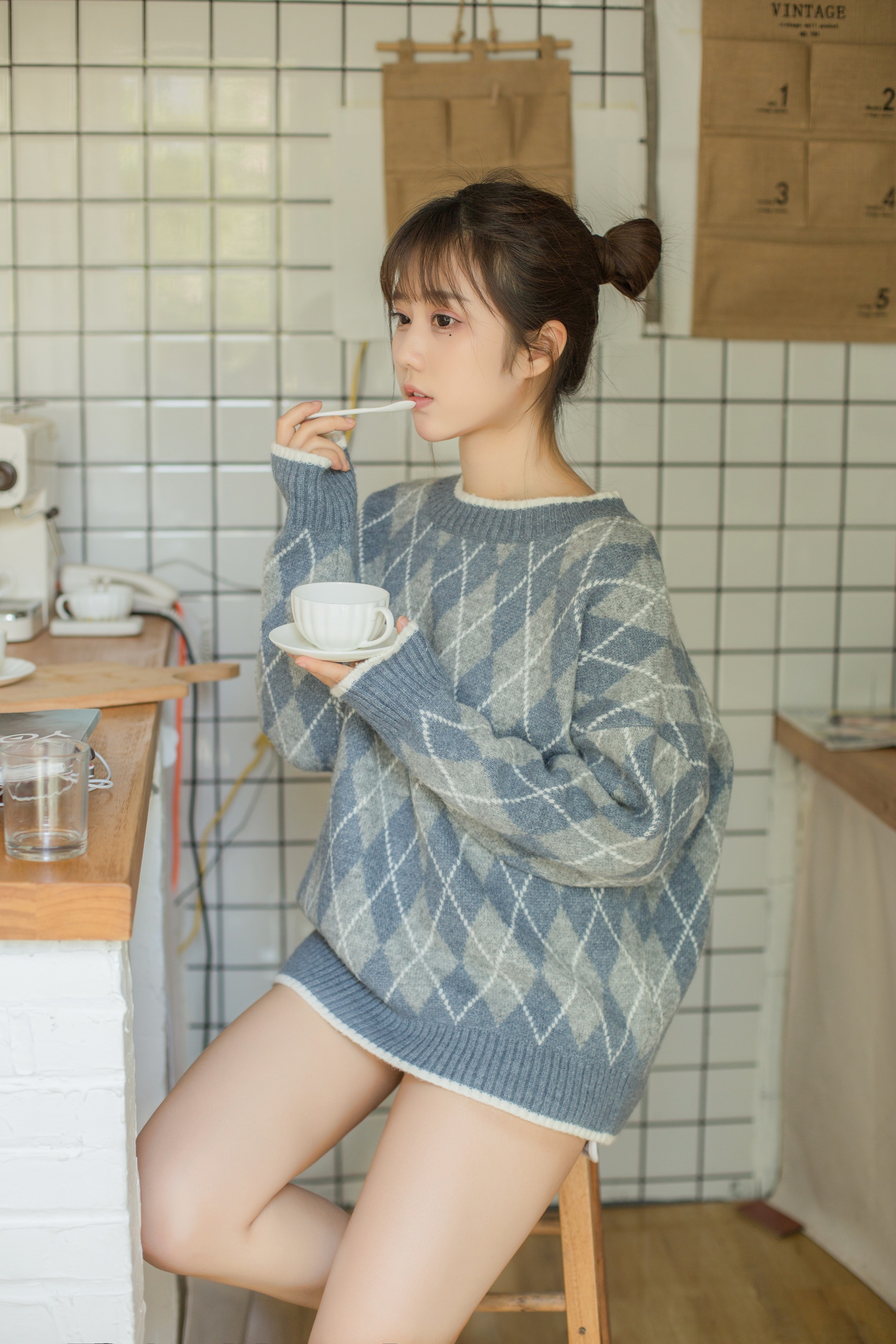 镜酱 - NO.001 不知梦 日常 [86P]-XikXak